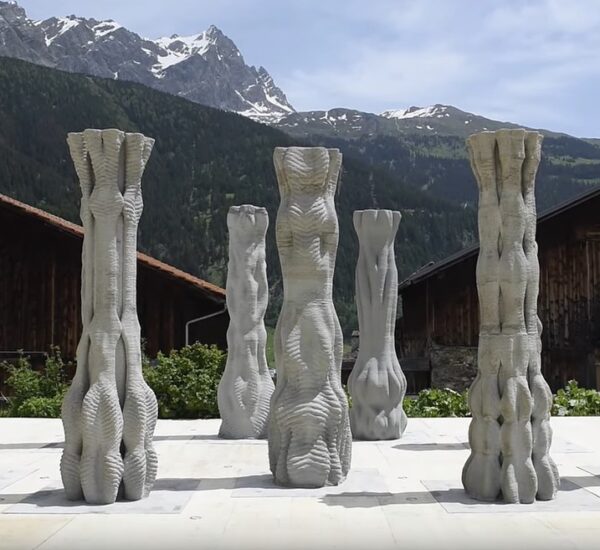 Concrete pillars made by a 3D printed robot